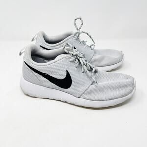 Nike Womens 7 Gray Pure Platinum Roshe One Sneaker Shoes Running Black Logo